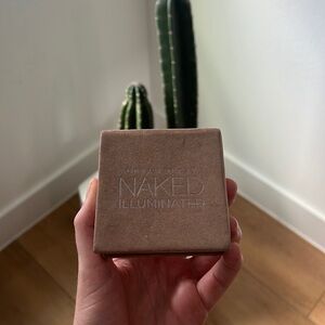 Naked urban decay illuminated highlighter used